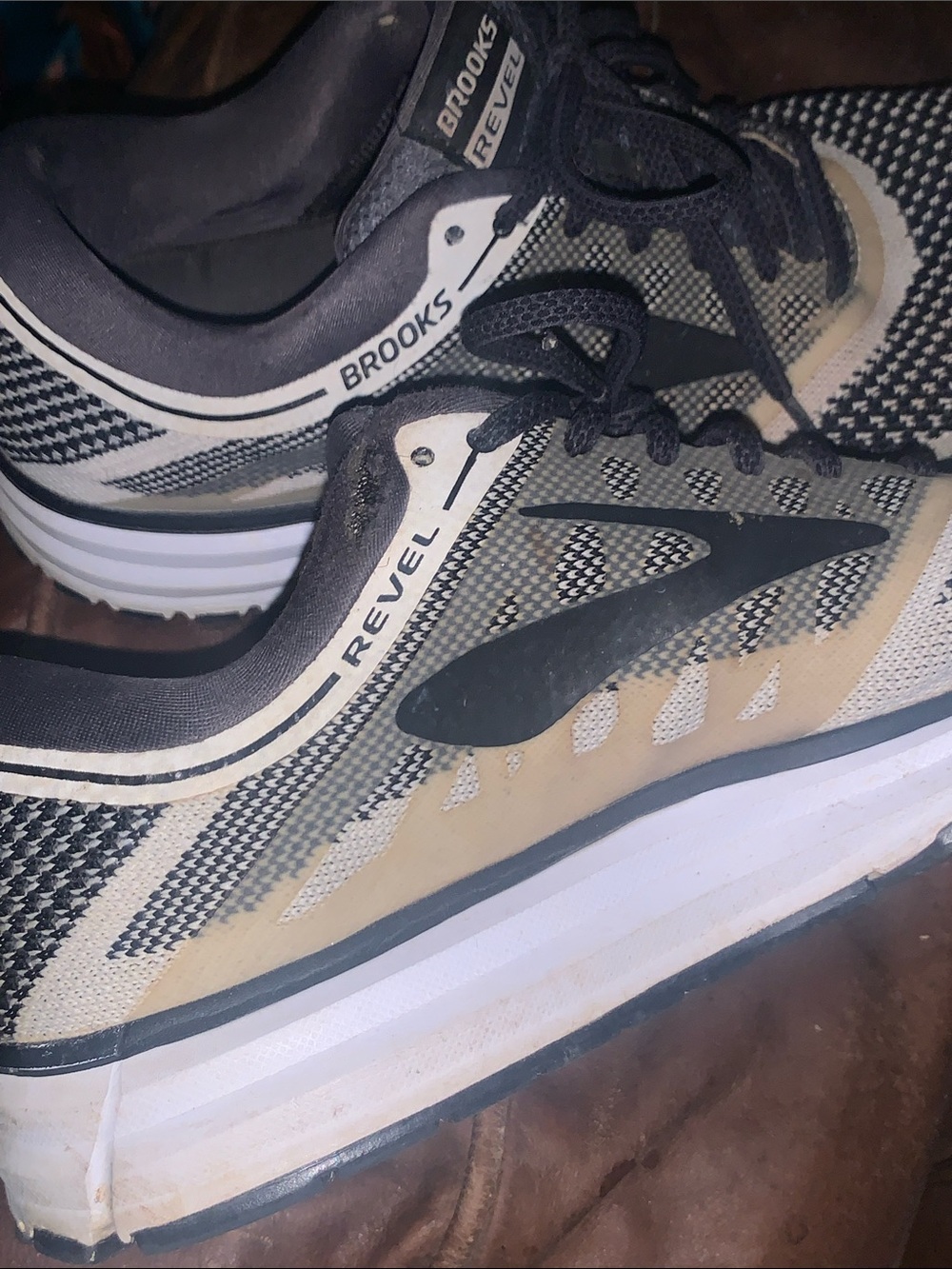 Brooks Navy and Beige Revel Lightweight Sneakers